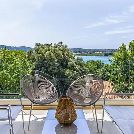 Brand New Design With Heated Pool And Sea View *