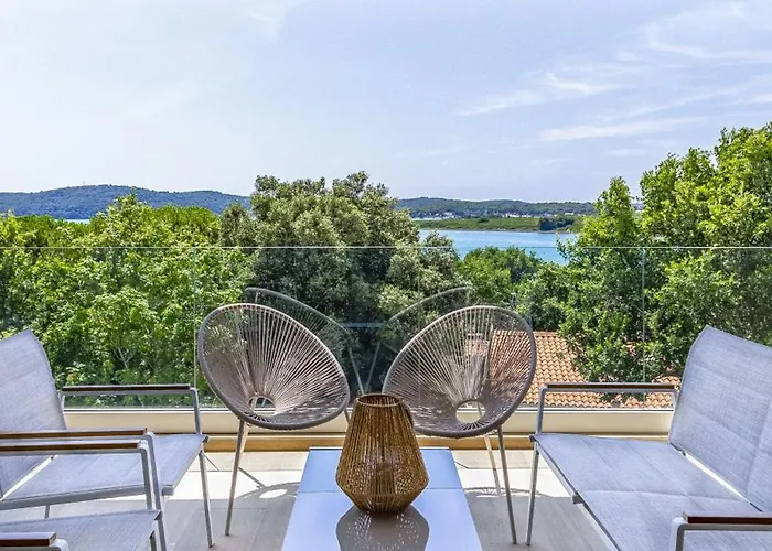 Brand New Design With Heated Pool And Sea View *