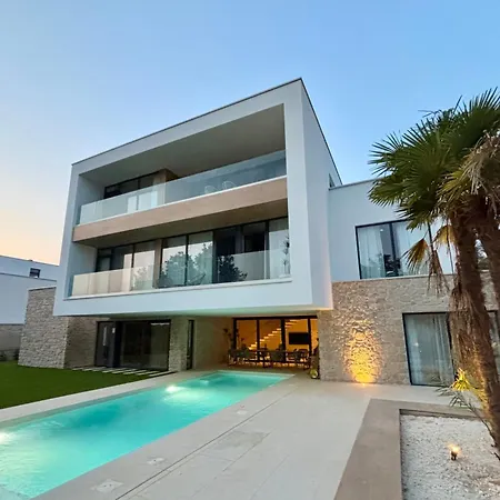 Brand New Design With Heated Pool And Sea View Pomer