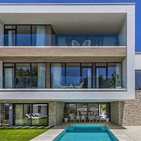 Brand New Design With Heated Pool And Sea View Villa *