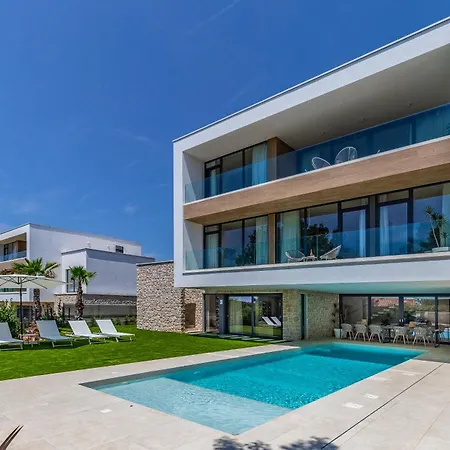 Brand New Design With Heated Pool And Sea View Villa *