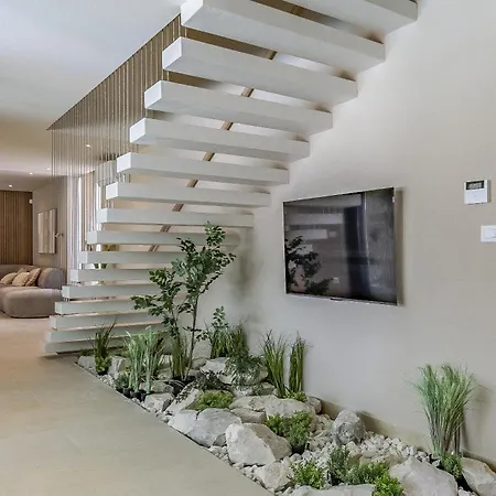 Brand New Design With Heated Pool And Sea View *